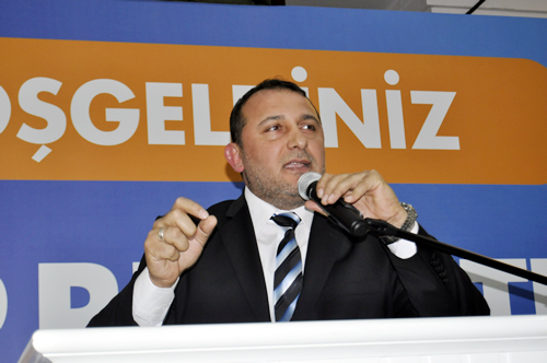 AK Parti Üsküdar İlçe SKM Başkanı Sinan Arabacı ise AK Parti Üsküdar Teşkilatı olarak Üsküdar'da 7 Haziran genel seçimlerinde oy patlaması yaşayacaklarını söyledi.
