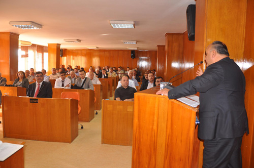 mraniye Belediyesi'nin 200 milyon TL olarak planlanan 2012 yl muhammen btesi yaplan oylamada oy okluu ile kabul edildi.