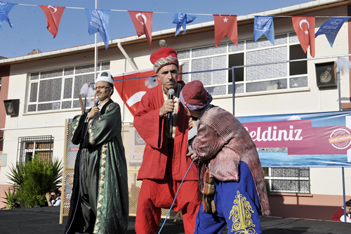 Ktibim Orta Oyunu, Folklor Gsterileri ve fasl dinletileri etkinlikleriyle Ktibim Festivali skdarllar'n ayana kadar gtrld.