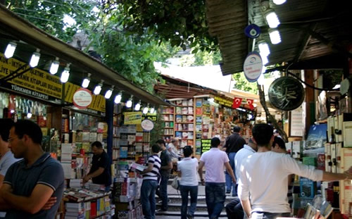 Sahaflar ars, stanbul'un, Osmanl dneminden bugne kadar yaayabilmi en eski kitap arsdr.