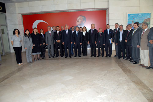 İstanbul Valisi Hüseyin Avni Mutlu ilçe gezilerine Üsküdar'la devam etti.