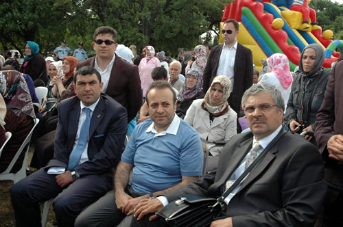 ''Engelli olmak ayp deil, kabahat deil. Asl sorun ne biliyor musunuz? Kafas zrl olan muhalefet anlay, Trkiye'ye kem gzle bakan engelli muhalefet. Onlar Trkiye'nin en byk ayb''