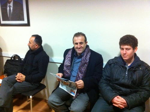 İstanbul Milletvekili Müslüm Sarı 10 Şubat 2012 Cuma günü, CHP Üsküdar İlçe Başkanlığını ziyaret etti.