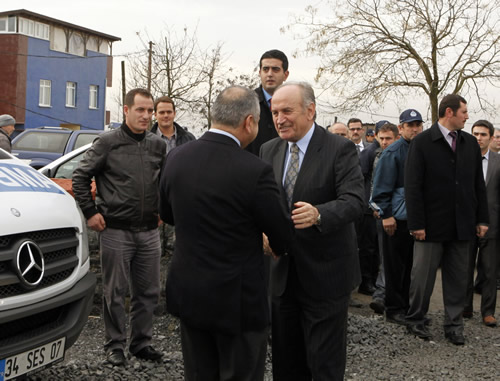 BB Sancaktepe Sefa Tepesi Rekreasyon Alan ve BB Osmangazi Caddesi Alt Geidi ve Balant Yollar'nn temelleri atld