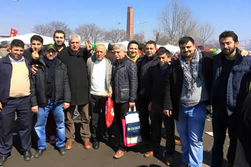 Kutlamalarda konuma yapan HDP skdar le Ebakan Sabri Bingl, 7 Haziran Seimleri'nin neminden ve baraj hep beraber alacann ve rgtlln neminden bahsetti.