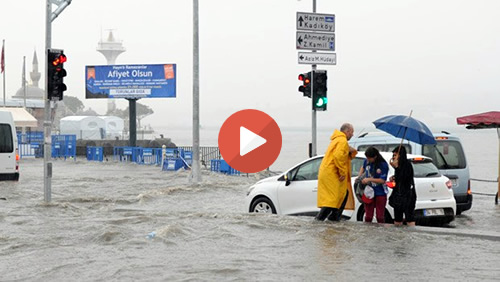 stanbul'da etkili olmaya devam eden saanak yamur nedeniyle skdar Meydan sular altnda kald. Tkla zle