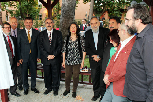 'Üsküdar Dergisi'nin tanıtımı Burhan Felek Köşkü'nde birbirinden seçkin konukların katılımı ile gerçekleştirildi.