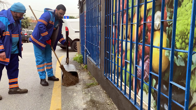 Sanat Alian skdar Belediyesi doa dostu personelleriyle birlikte skdar sokaklarnda bir gnn geirerek ''skdar'da Dnm Modeli'' projesi srelerinin her safhasna katlm salad.