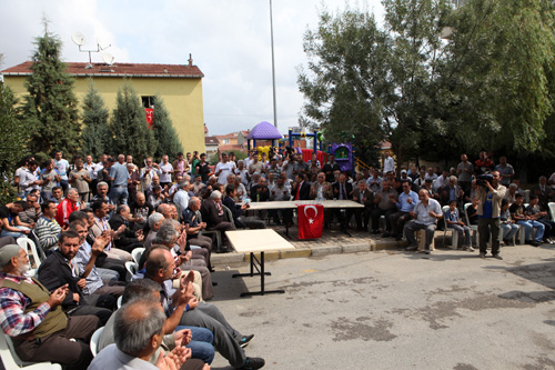 mraniye Belediye Bakan Hasan Can, Van'daki atmada ehit olan Doan Ger'in mraniye'de yaayan acl ailesine basal ziyaretinde bulundu.