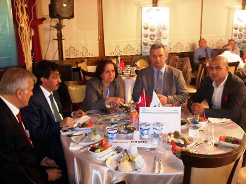 Feshane'de gerçekleştirilen Giresun Günleri finali için Üsküdar'da akşam yemeği verildi.