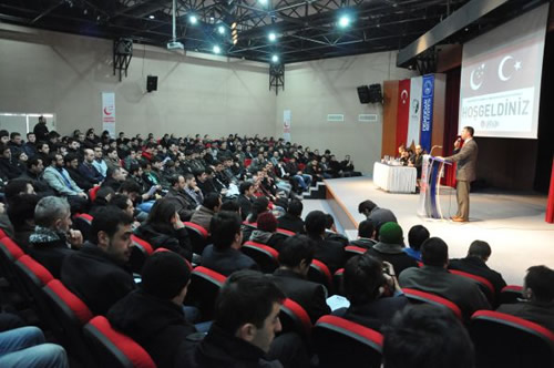 Saadet Partisi İstanbul Gençlik Kolları İl Divan toplantısı 19 Şubat 2012 Pazar günü Üsküdar Altunizade Kültür Merkezi'nde yoğun bir katılımla gerçekleşti.