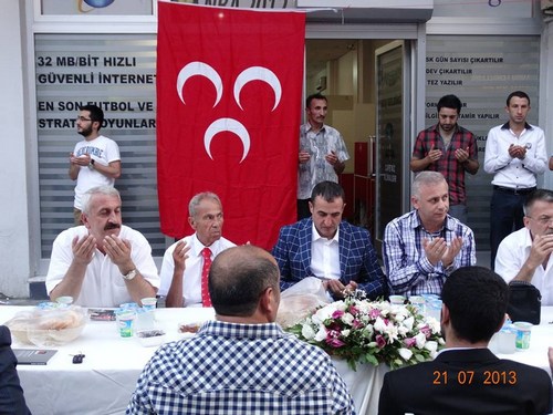 MHP skdar le Bakanl, nalan Mahallesi'nde 2500 kiinin katld iftar program dzenledi.