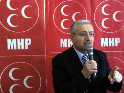Üsküdar'daki 11. seçim irtibat bürosu Kirazlıtepe Mahallesi'nde 17 Nisan 2011 Pazar günü İstanbul 1. Bölge Milletvekili Adayı Hayrettin Nuhoğlu'da katılımıyla gerçekleştirildi.