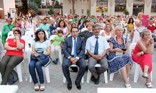 Basn Bayram skdar'da uluslararas katlmla kutland