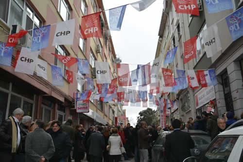 CHP skdar le Bakanl 2015 genel seimleri ncesinde mahallelerdeki almalar hzlandrd. CHP skdar ile rgt Salacak ve Selimiye Mahalle Temsilcilii'nin aln yapt.