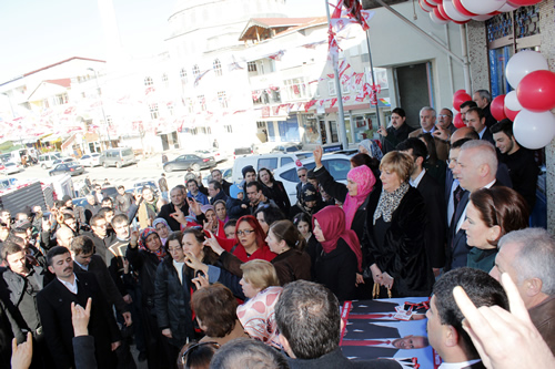 MHP skdar le Tekilat skdar'da seim irtibat brolar amaya devam ediyor.