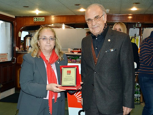 CHP skdar le Bakanl 24 Kasm retmenler Gn nedeniyle Boazda Tekne Turu dzenledi.