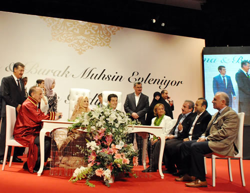 İstanbul Büyükşehir Belediyesi Meclis Üyesi ve Plan Bütçe Komisyonu Başkanı Abubekir Taşyürek'in oğlunun düğün-nikah töreni sevenlerinin ve dostlarının çok kalabalık katılımıyla Üsküdar Bağlarbaşı Kongre ve Kültür Merkezi'nde yapıldı.