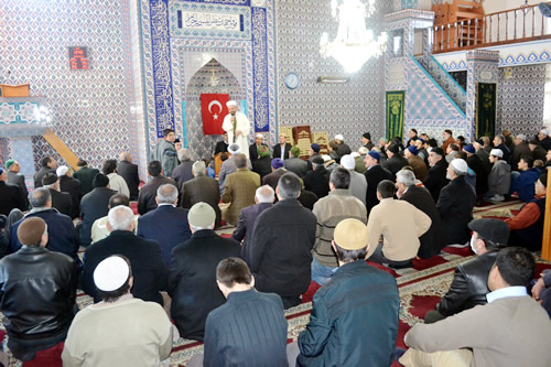 anakkale ehitleri skdar Yavuztrk Mahallesi Aksa Camii'nde dzenlenen trenle anld.