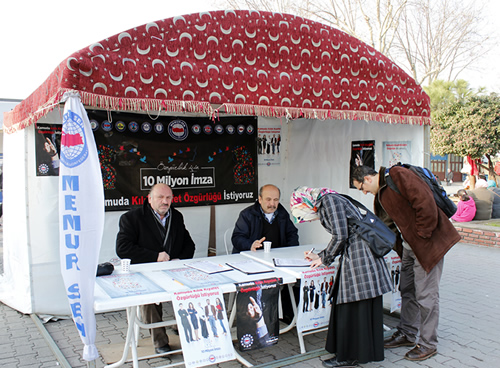 10 milyon imza kampanyasna AK Parti, MHP ve Saadet Partisi skdar ile tekilatlar ortak destek verme karar ald. CHP ise destek vermeyeceini aklad.