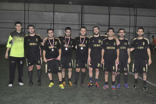 Si Fc Efsaneler Takımı Güzeltepe Mahallesi Sakinleri Halı Saha Futbol Turnuvasının 2'ncisi oldu