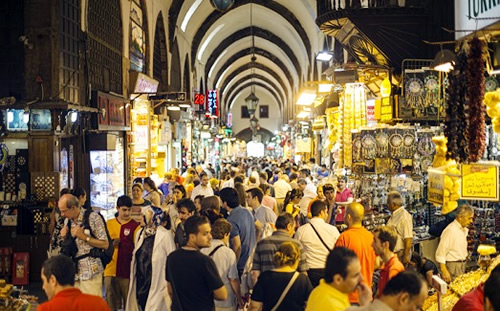 stanbul'un ikinci byk kapal ars unvann tayan Msr ars, Eminn'nde bulunan Yeni Cami Klliyesi'nin bir paras olarak 1663-64 ylnda ina edilmi.