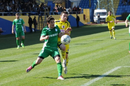 Spor Toto 3.Lig 3. Grup'daki temsilcimiz Anadolu skdar 1908, Tarsus deplasmanndan mutlu dnd.