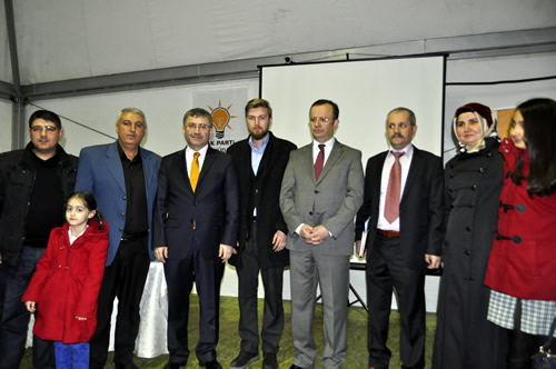 AK Parti Üsküdar İlçe Başkanlığı'nın düzenlediği Murat Reis Mahalle Danışma Meclisi Toplantısı, SKM Program Çadırı'nda gerçekleşti.