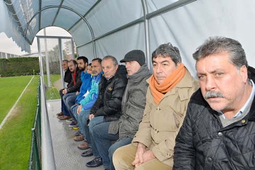 Mert Öztoprak burada Fenerbahçe takımının Mersin İdman Yurdu ile PAF takımının maçını izledi.