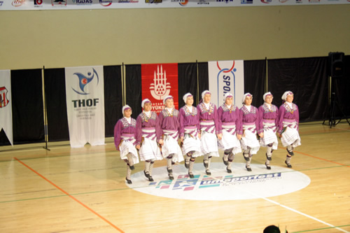 skdar Belediyesi Folklor ve Turizm Dernei (FTUD) ald dllerle kendini bir kez daha ispatlad.