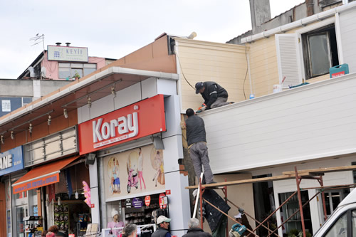 ''Cephe yiletirme'' projesi skdar'da baz gzergahlarda uygulanarak faaliyete geirildi.