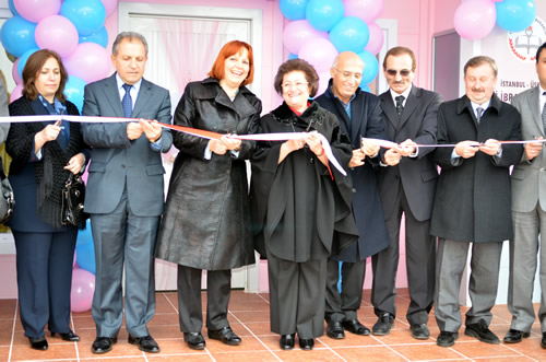Üsküdar Belediyesi Toplumsal Gelişim Merkezi TOGEM, İstanbul'da Ali Ağaoğlu ve Bilfen Kolejleri sponsorluğunda 4 yeni dersliği Milli Eğitimin hizmetine sundu.