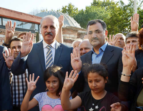 ''skdar'dan Adeviyye'ye Bin Selam'' fotoraf sergisi Numan Kurtulmu ve Mustafa Kara 'R4BIA' selam