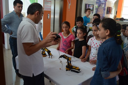 Üsküdar Gençlik Merkezi RoboKids etkinliği