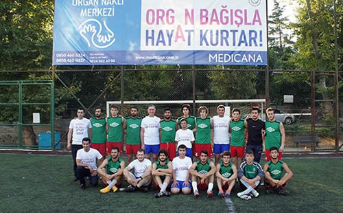 Organ nakli olduktan sonra salklarna kavuan hastalar engelky Spor Kulb ile futbol karlamas yaptlar