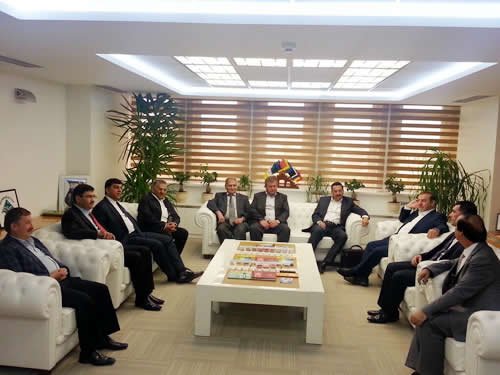 Nüfusu 500 bin üzerinde ilçe belediyelerinin başkanları Bursa Yıldırım Belediyesi'nin ev sahipliğinde bir araya geldi.