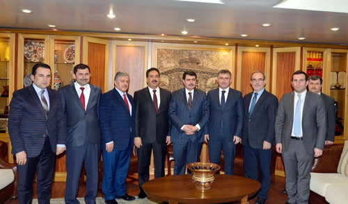 stanbul Valisi Vasip ahin, skdar Belediye Bakan Hilmi Trkmen'e iadeyi ziyarette bulundu.