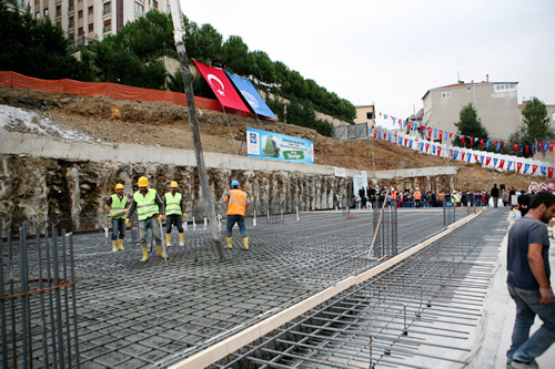 skdar'da lkemizi yurt dnda baaryla temsil eden futbol hakemi Cneyt akr'n adn lmszletirecek Cneyt akr nalan Spor Tesisleri'nin temeli atld.