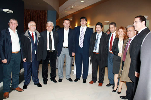 Üsküdar'da İstanbul Ticaret Odası (İTO) Gençlik Platformu'nun organizasyonuyla bir araya gelen STK başkanları, belediye başkanları ve işadamları çözüm sürecine destek verdiler.