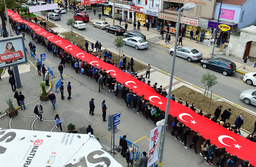 Cumhuriyet'in 92. yl, skdar'da byk bir cokuyla kutland