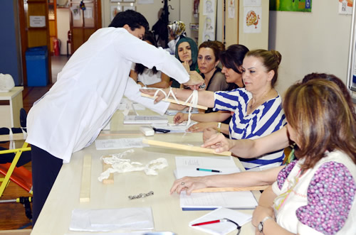 Üsküdar Belediyesi tarafından Üsküdarlılara ilkyardım eğitimi veriliyor.