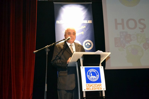 Temel Eğitim Sempozyumu'nun açılış konuşmasını İlim ve Fazilet Vakfı Başkanı Mahmut Ekşi yaptı.