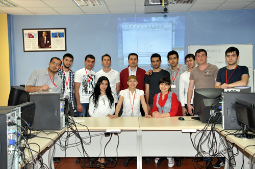 Başbakanlık TİKA?İTO-MEB İşbirliği ile Başbakanlık organizasyonunda 7 Farklı ülkeden 25 kişilik grup 20 Mart 2012 tarihinde Üsküdar'da eğitimlere başladı.