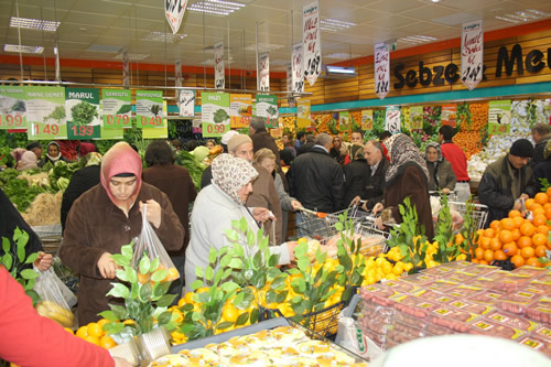 Sınırsız alışveriş mutluluğu'nun adresi Çağrı Market'in yeni şubesi Yavuztürk Mahallesi Bosna Bulvarı'nda açıldı.