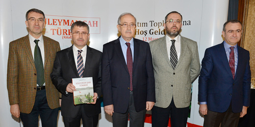 Prof. Dr. Erhan Afyoncu'nun kaleme ald ''Sleyman ah Trbesi'' kitabnn tantm skdar Belediyesi Nikah Saray Kz Kulesi Sosyal Tesisleri'nde yapld.