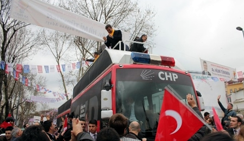 CHP İstanbul Büyükşehir Belediye Başkan Adayı Mustafa Sarıgül Üsküdar'da