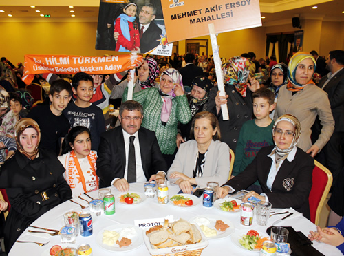 AK Parti Üsküdar Kadın kolları 4 Mart Salı günü Kirazlıtepe Boğaziçi Yaşam Merkezi'nde üyeleriyle buluştu.