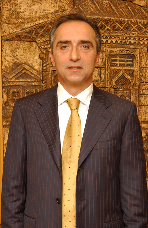 2004 - 2009 yllar arasnda Mehmet akr