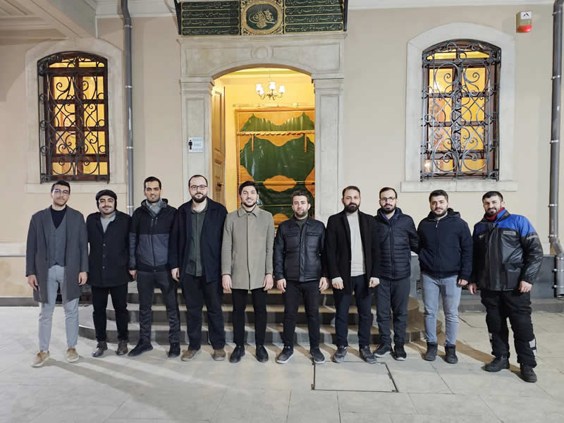 HDA PAR skdar Belediye Bakan Feyzullah ifti seim almalarna Aziz Mahmud Hdayi Camii'nde sabah namaz ile bala