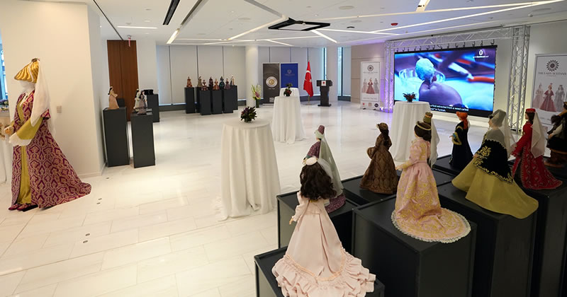 Hanım Sultanlar Sergisi New York Türkevi'nde sanatseverlerle buluştu